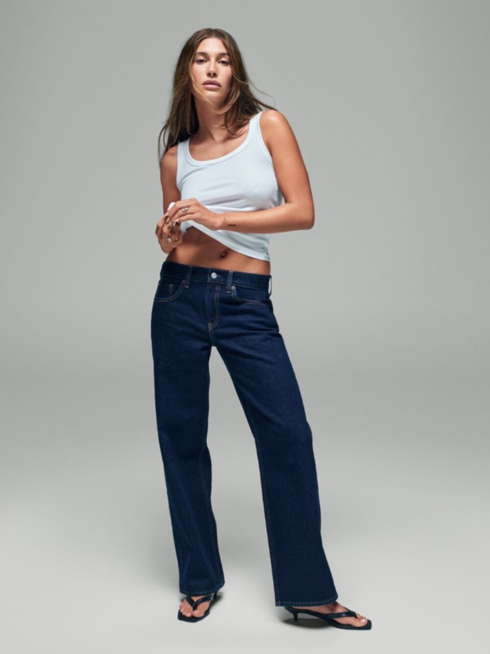 GAP x Hailey Bieber | 90s Low Rise Loose Jean in Midnight Indigo x 33